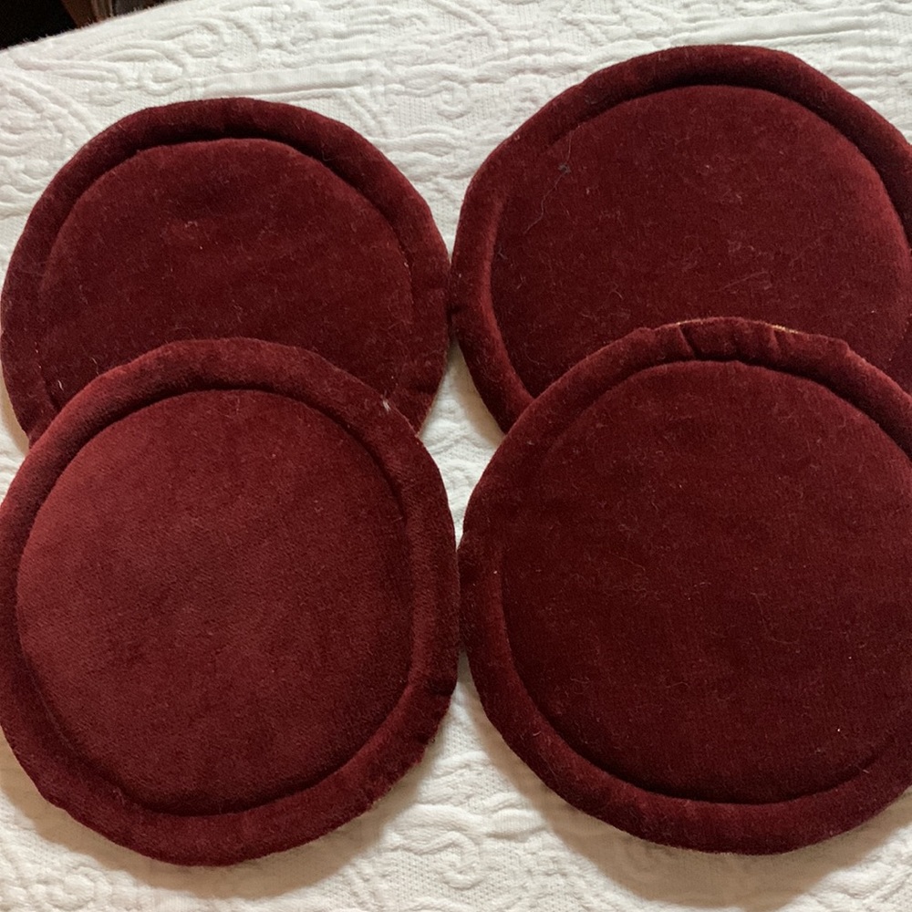 HANDMADE COASTERS (4) ROUND DECORATOR FABRIC TAUPE/WINE VELOUR BACK 5”AC DIAMOND - Picture 3 of 4